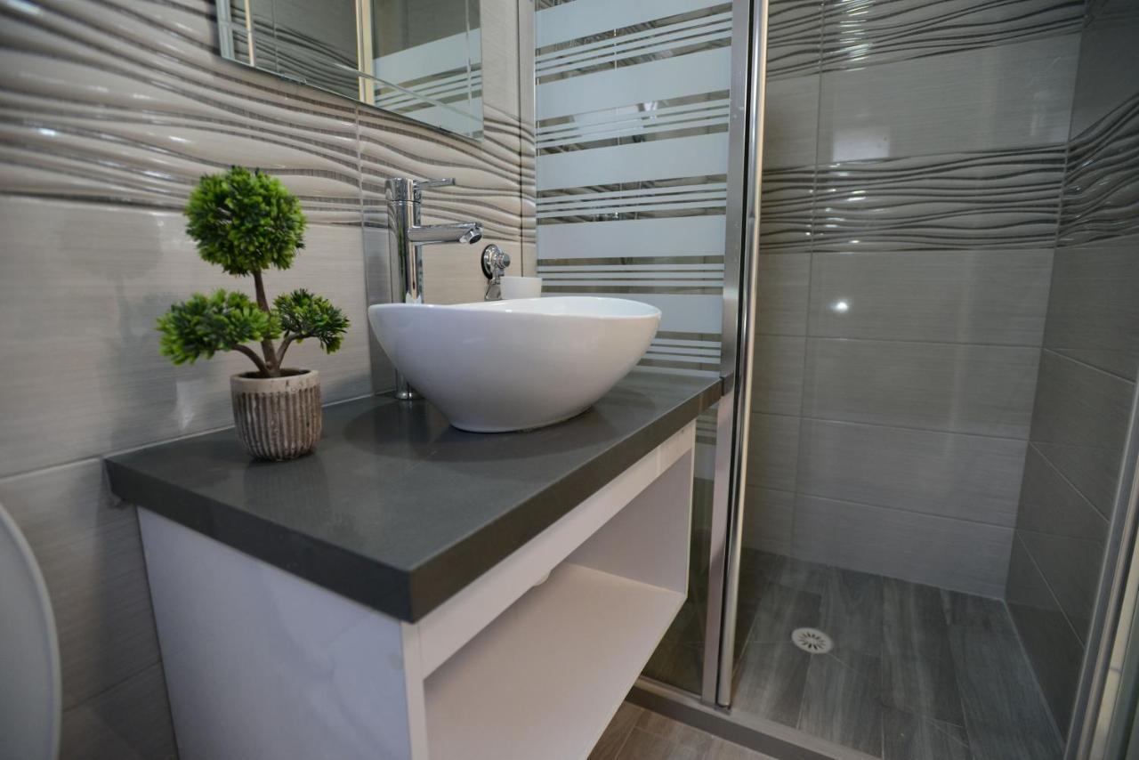 חיפה Olga Beach Apartment 28 מראה חיצוני תמונה